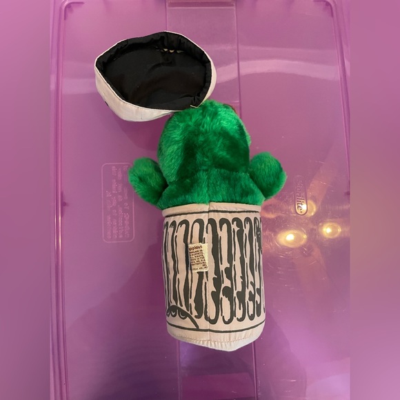 Oscar the Grouch (from Sesame Street) - Picture 6 of 6